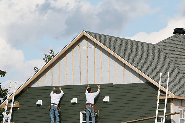 Professional Emergency Siding Repair technician working in Sandy Spring, MD